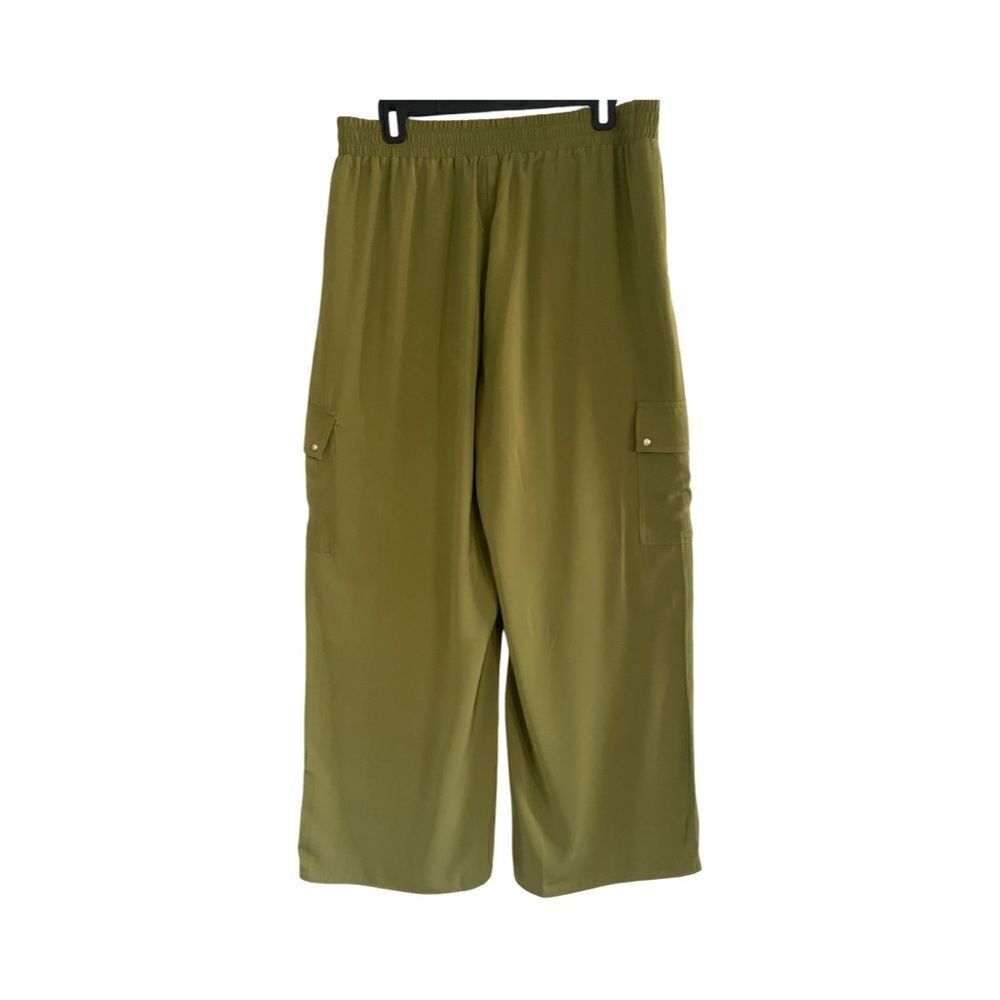 Micheal Kors - Cargo Pants Size: Large           Color: Smoky Olive - Picture 2 of 8